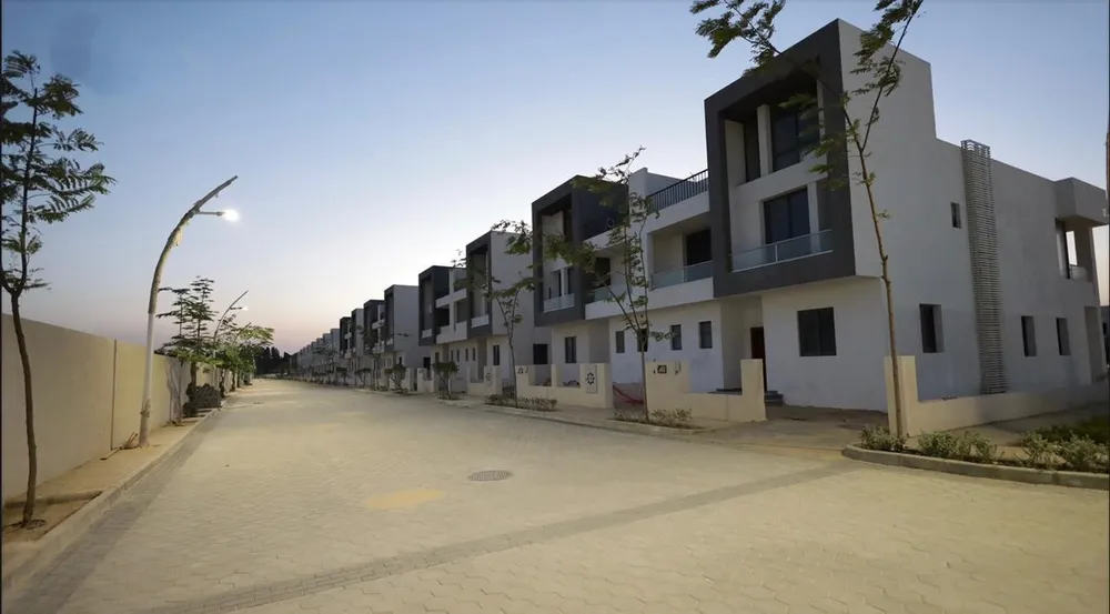 109851-توين-هاوس-للبيع-في-ليك-ويست-4-غرفة-في-التوسعات-الشمالية-كايرو-كابيتال-للتطوير-العقاري