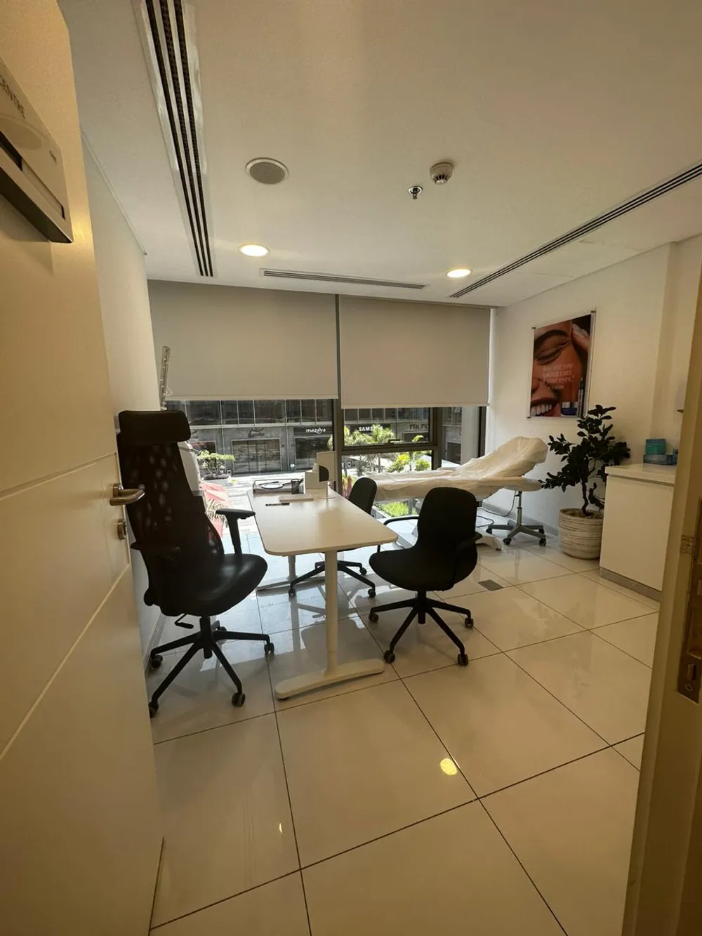 69965-عيادة-للبيع-في-5a-(اداري)-3-غرفة-في-الشويفات-ذا-واترواي-ديفلوبمنتس