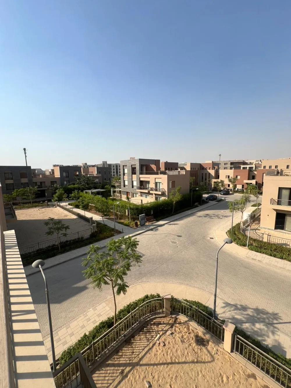 77773-تاون-هاوس-للبيع-في-ديستريكت-5-3-غرفة-في-جنوب-القاهرة-الجديدة-مراكز-للتطوير-العقاري